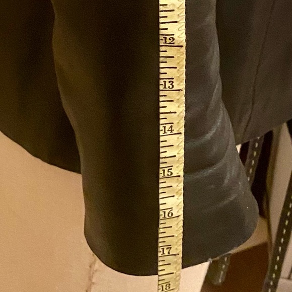 Lamb leather jacket. Size Medium, black. - Picture 7 of 10